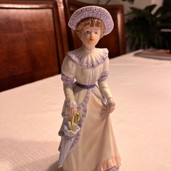 Vintage Victorian figurine Porcelain “Penelope” #1491 - Picture 12 of 12